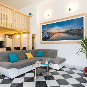 Apartment Storia Trogir